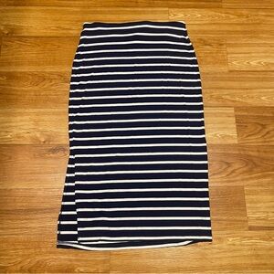 Old Navy Ladies Cropped Maxi Skirt in Navy and White Stripes, Size Large